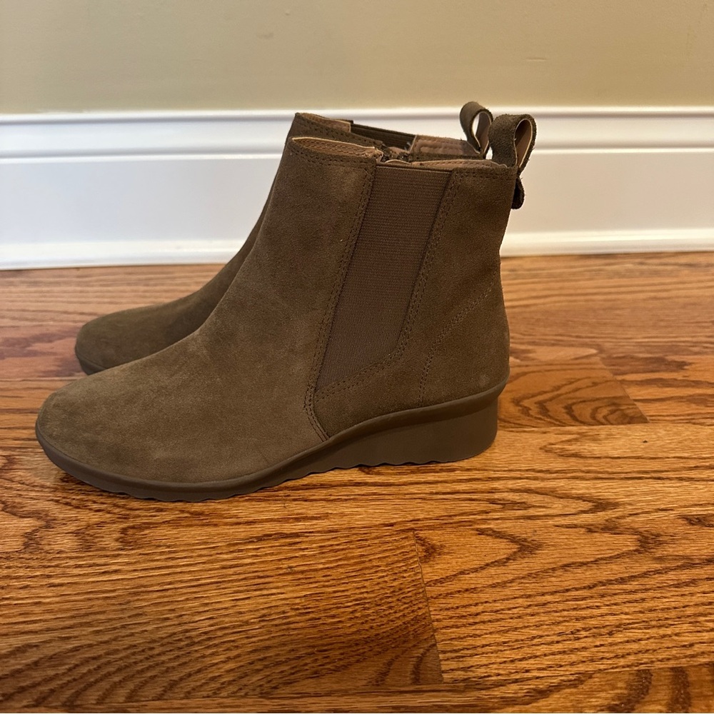 NEW Blondo Stringer Ankle Bootie Women's Brown Suede Wedge Waterproof Sz 7M